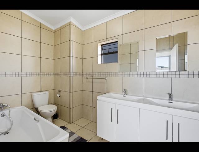 2 BEDROOM APARTMENT FOR SALE IN BARBEQUE DOWNS
